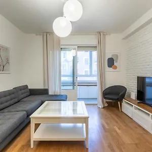 Market With Parking By Aston Apartamento