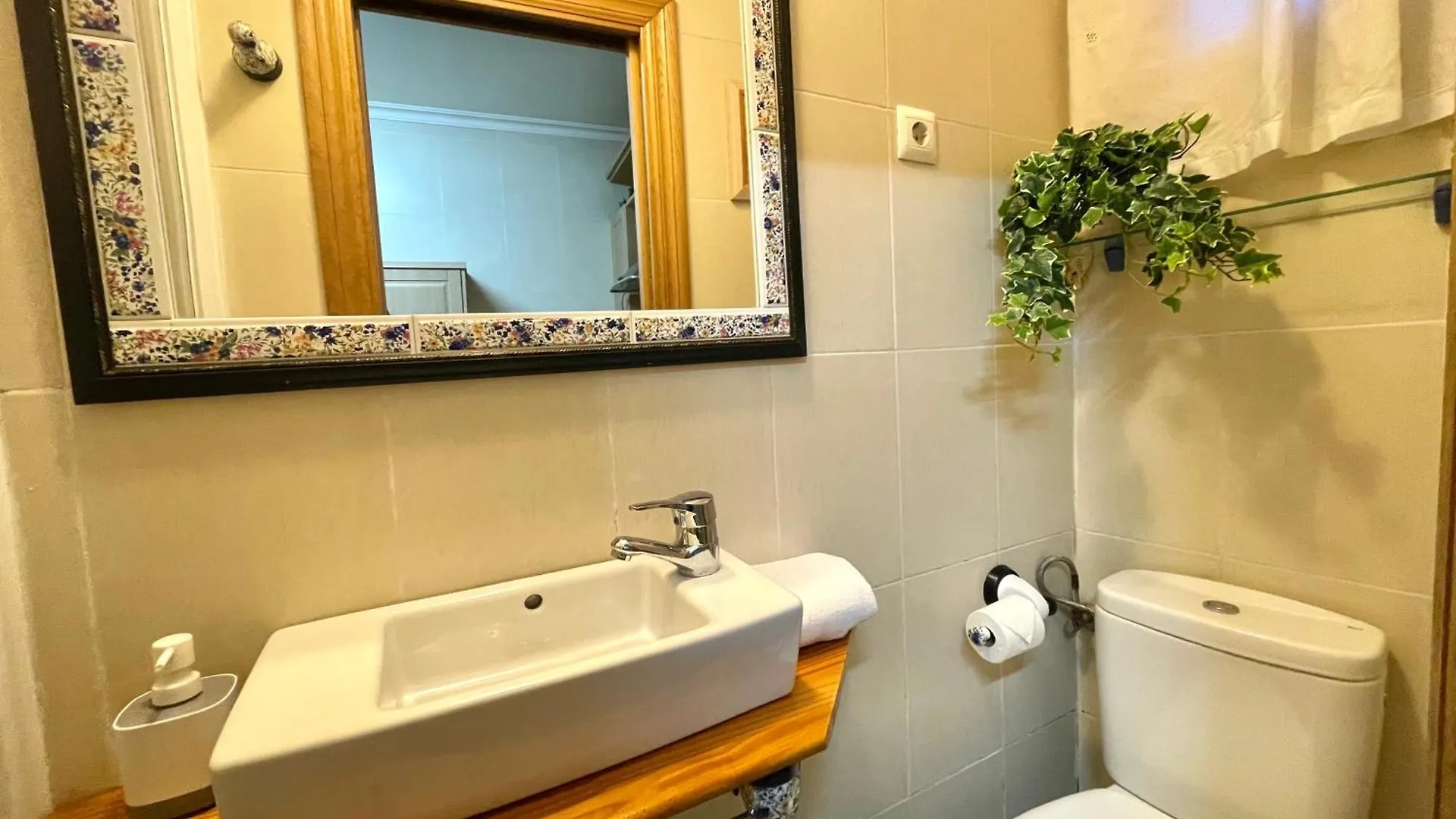 Tranquilo apartamento cerca del Casco Viejo de Bilbao 0*,  España